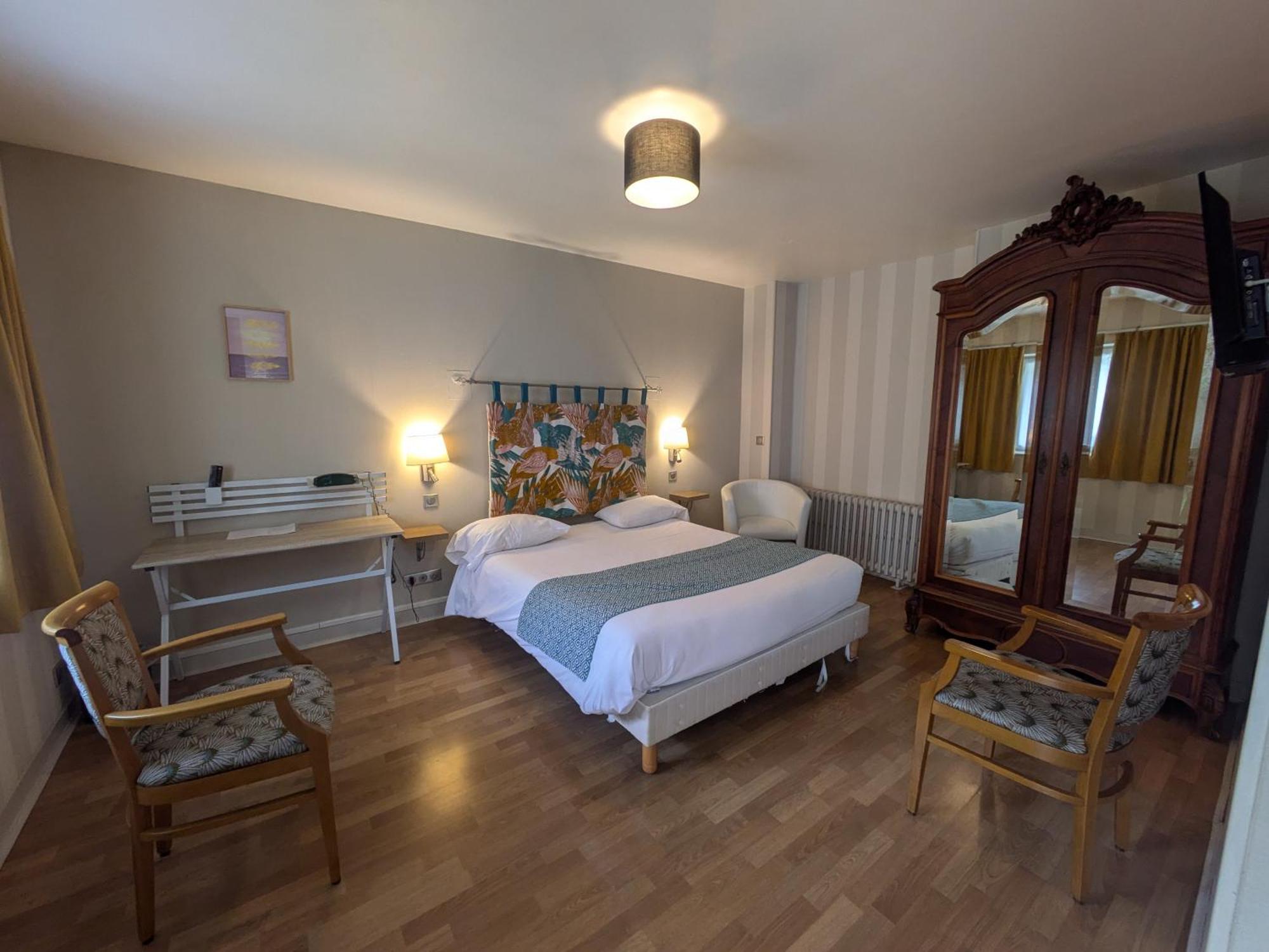 Hotel Le Bon Laboureur La Charite-sur-Loire Luaran gambar